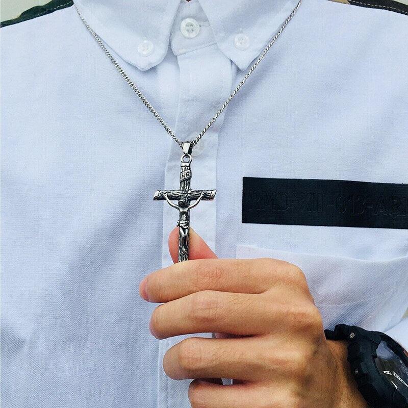Colar Crucifixo - Alfa Wear - colar, colar de aço, colar de metal, colar masculino, cristão, cruz, fé, jesus